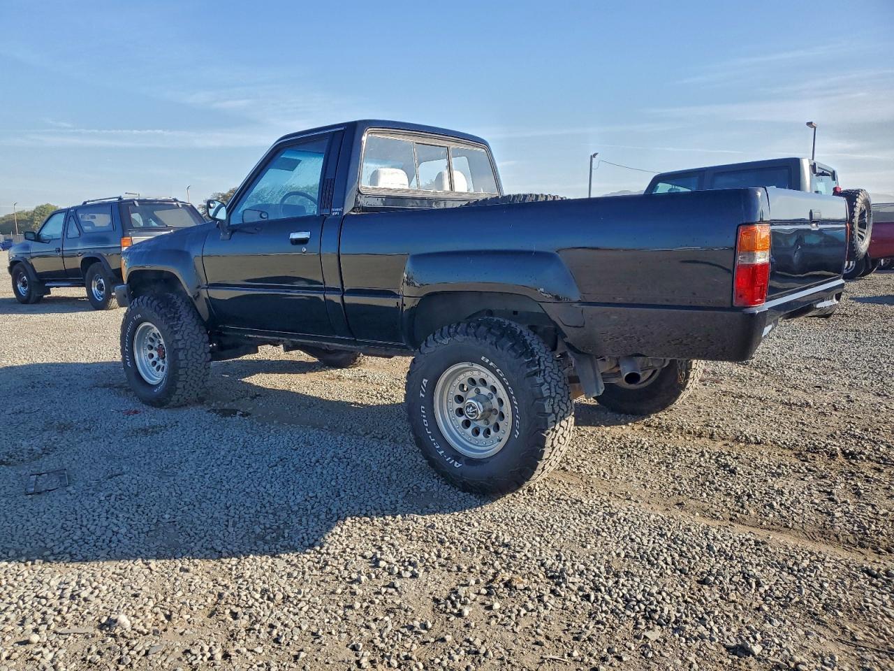 Lot #3319231720 1988 TOYOTA PICKUP SHO