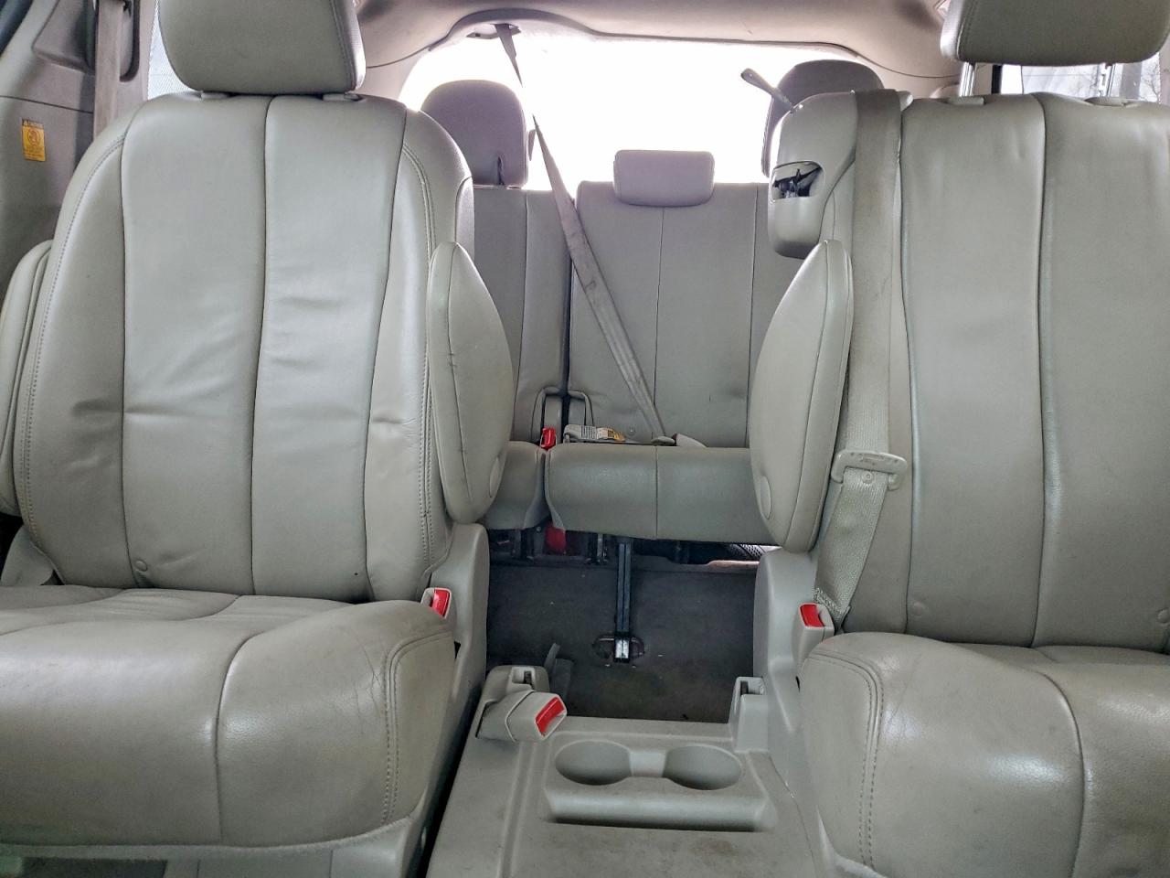TOYOTA SIENNA XLE