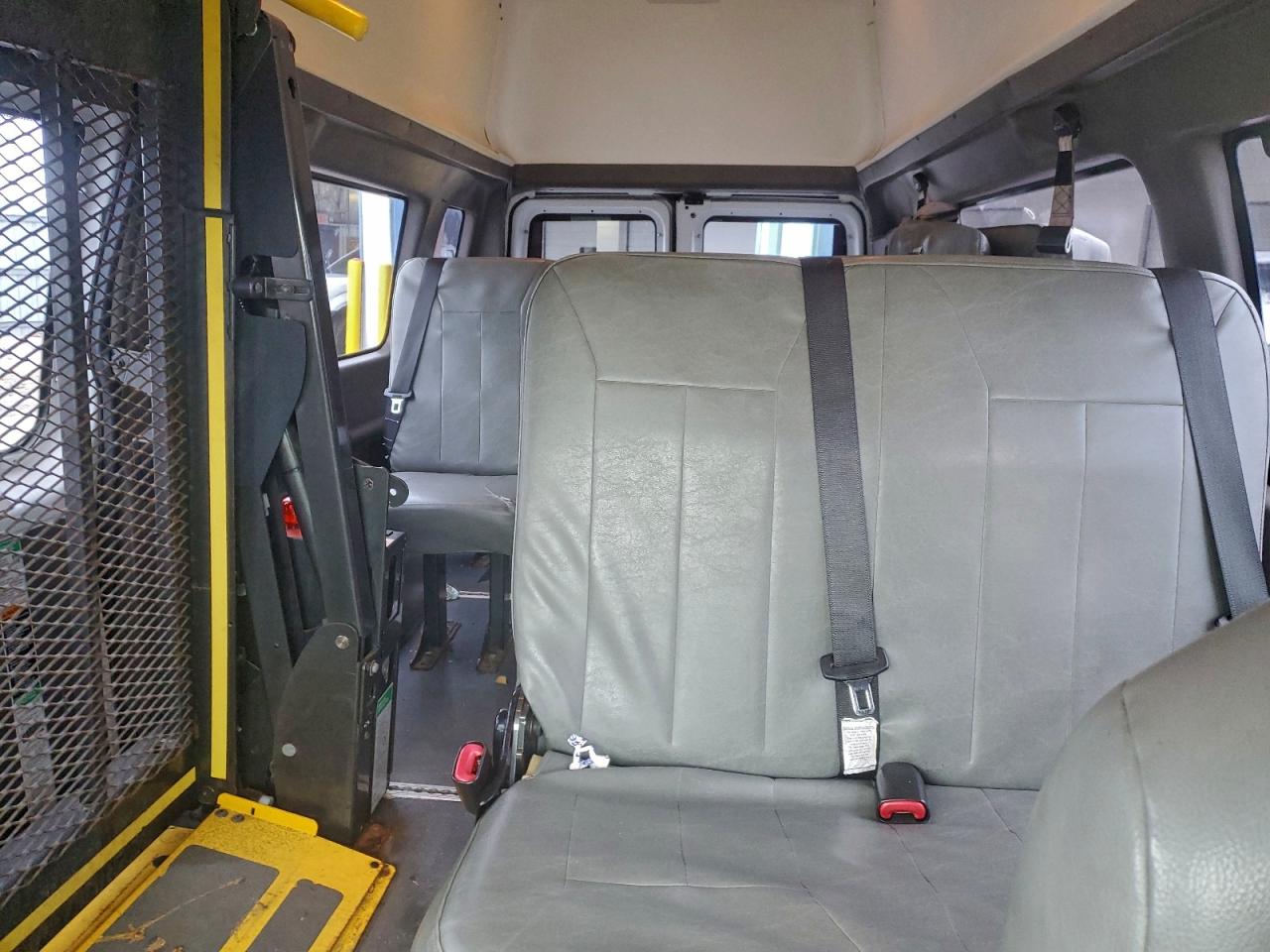 FORD ECONOLINE E350 SUPER DUTY VAN