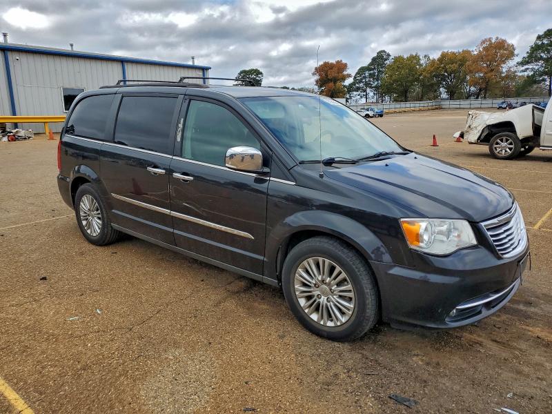 2015 CHRYSLER TOWN & COU #3315555772