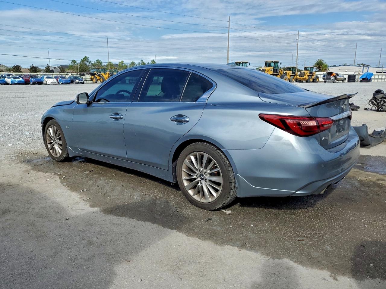 INFINITI Q50 LUXE