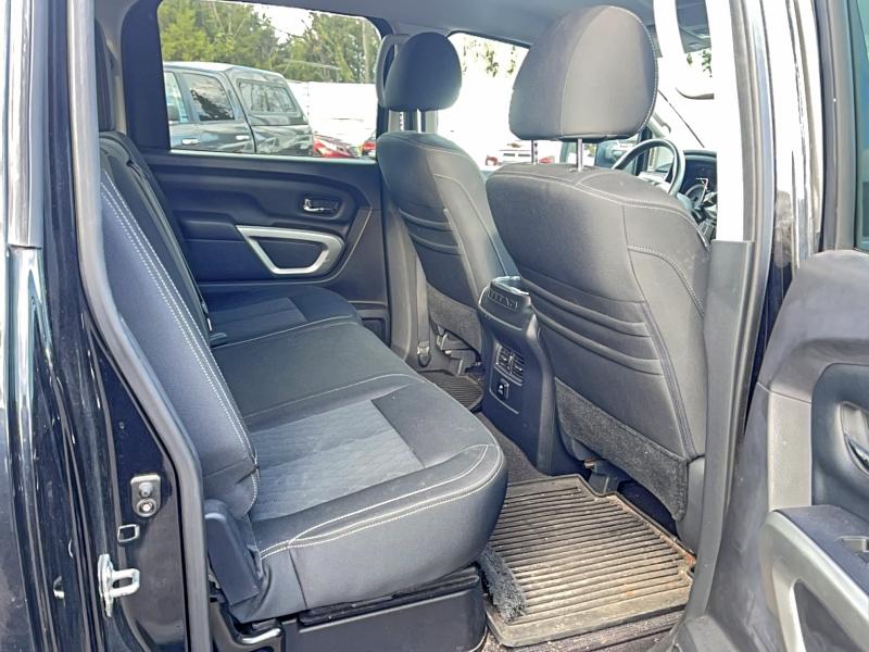 2017 NISSAN TITAN SV #3304670977