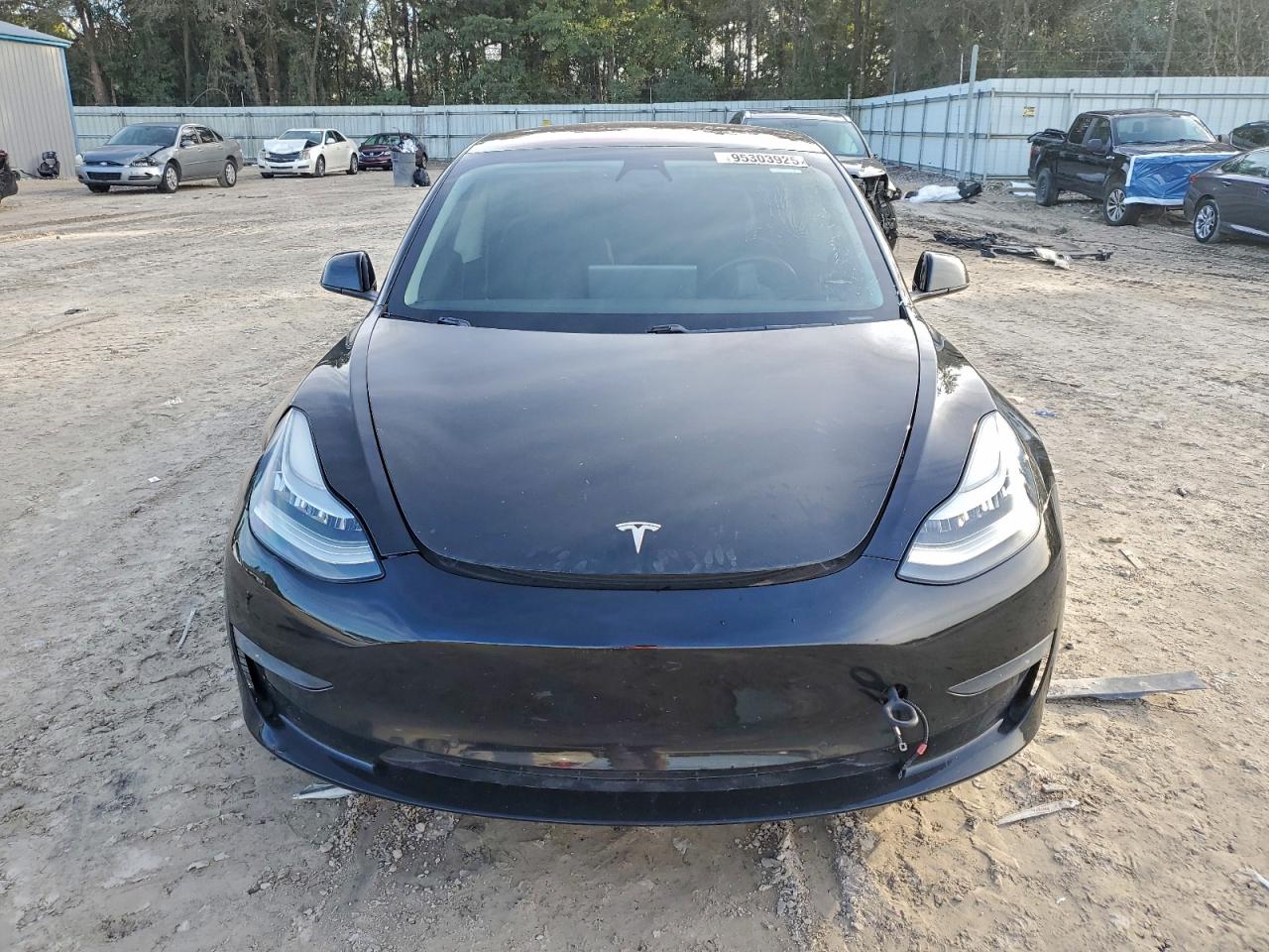 Lot #3305370323 2019 TESLA MODEL 3