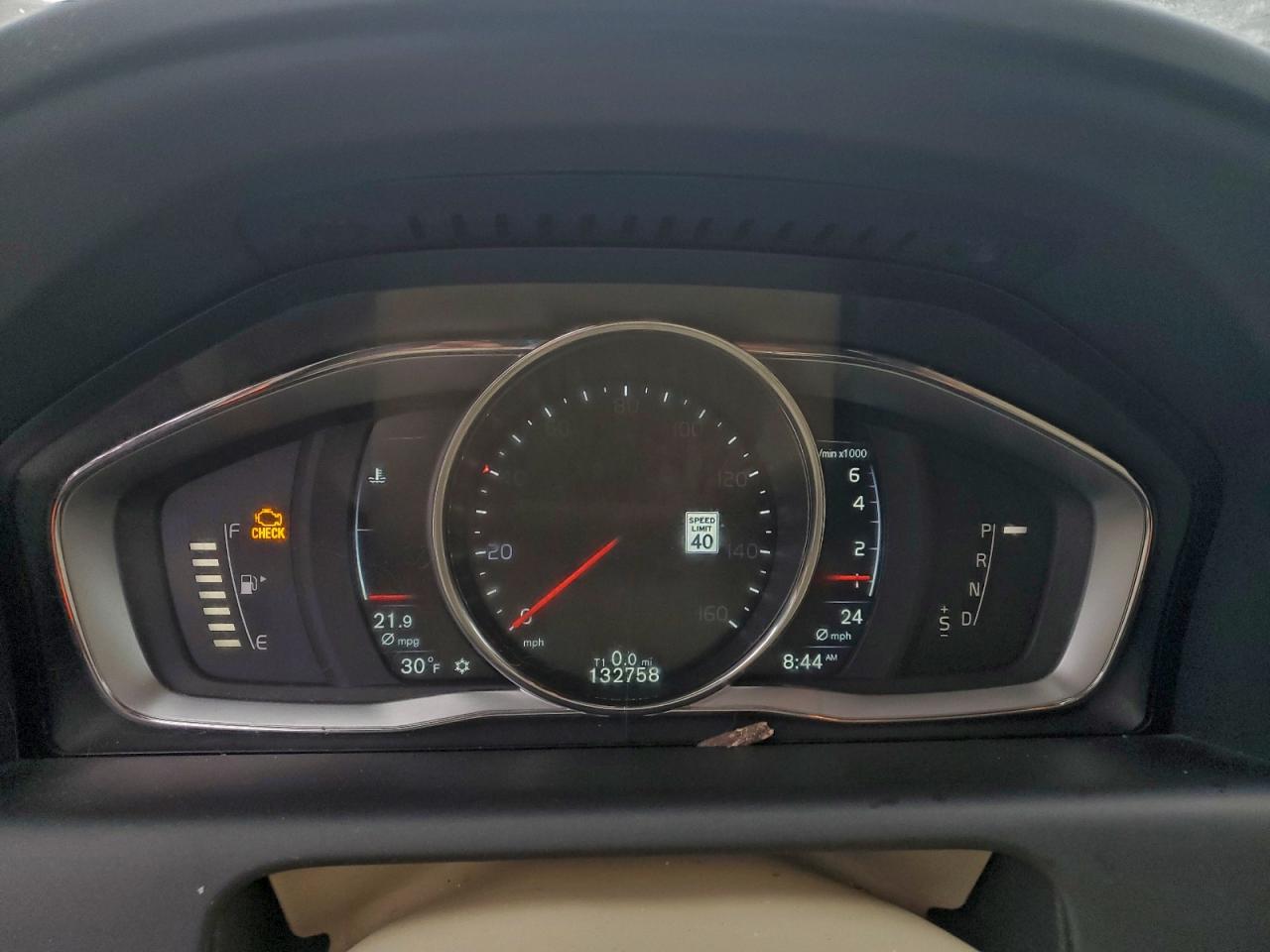 VOLVO XC60 T5 PLATINUM