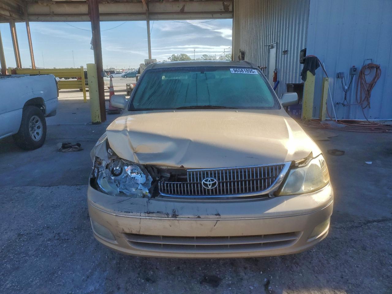 Lot #3315892143 2001 TOYOTA AVALON XL