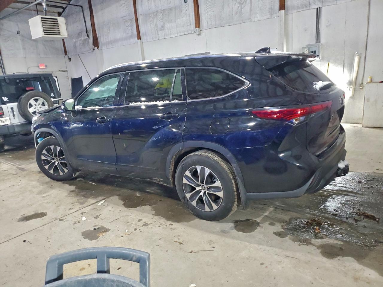 TOYOTA HIGHLANDER XLE