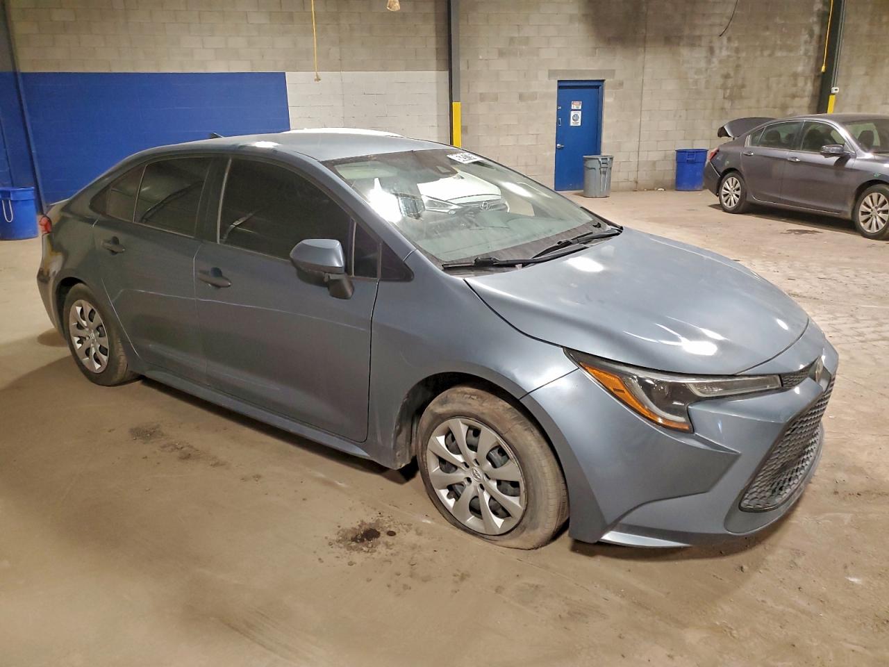 Lot #3316810417 2020 TOYOTA COROLLA LE