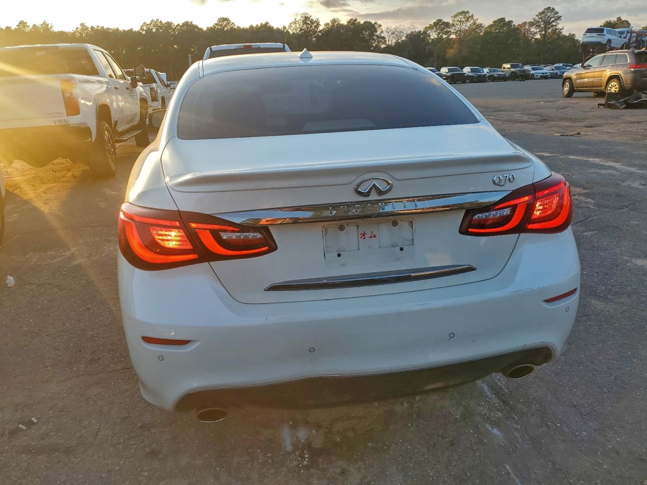 INFINITI Q70 3.7