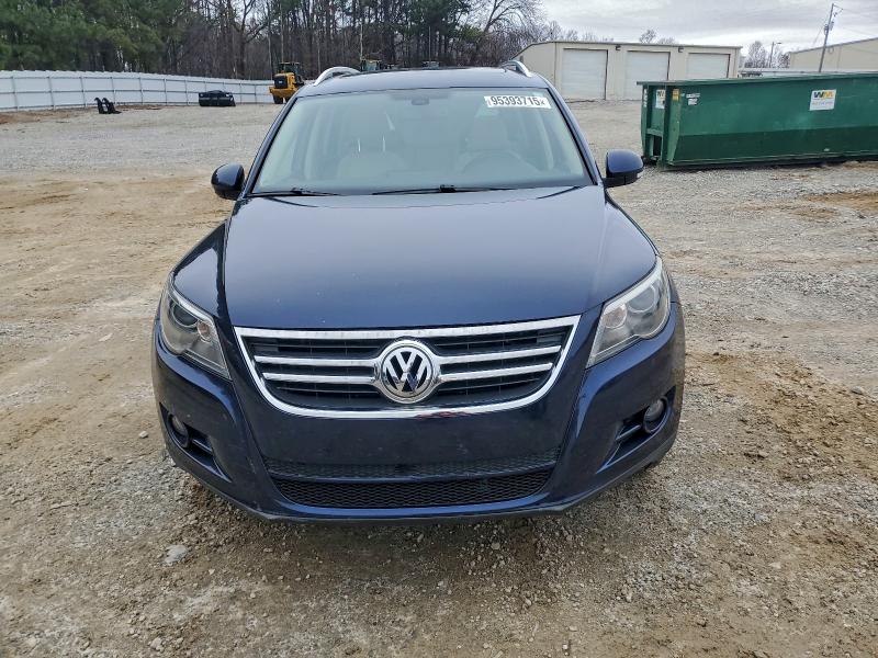 2011 VOLKSWAGEN TIGUAN S #3308308159