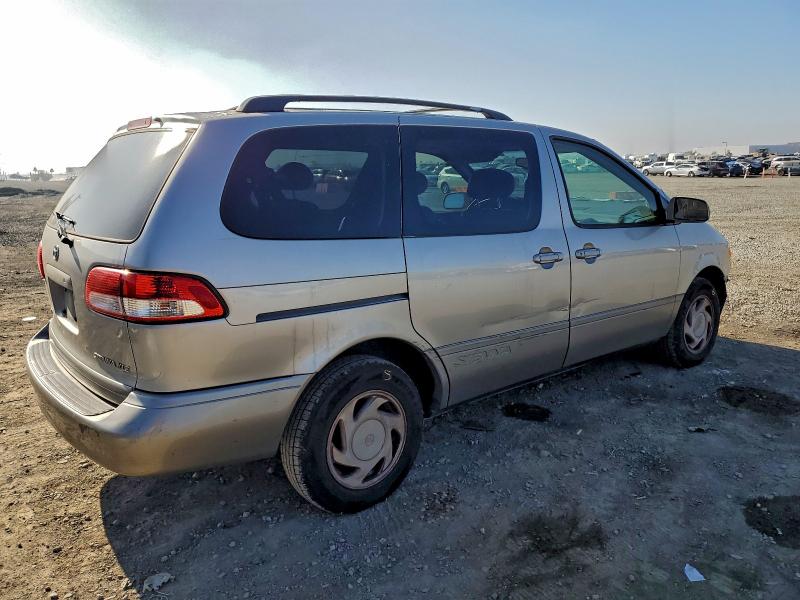 2002 TOYOTA SIENNA LE #3318065408
