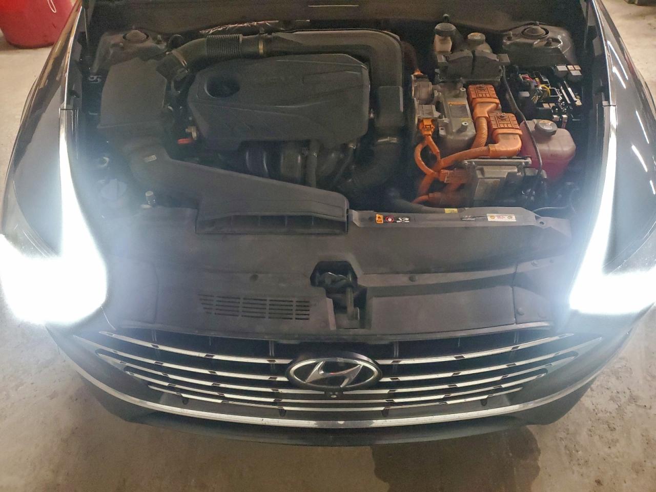 HYUNDAI SONATA HYBRID