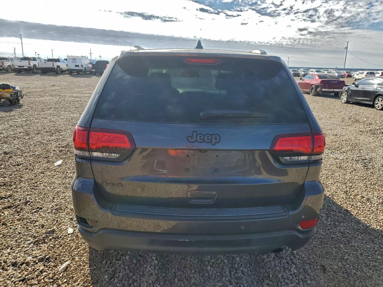 JEEP GRAND CHEROKEE LAREDO