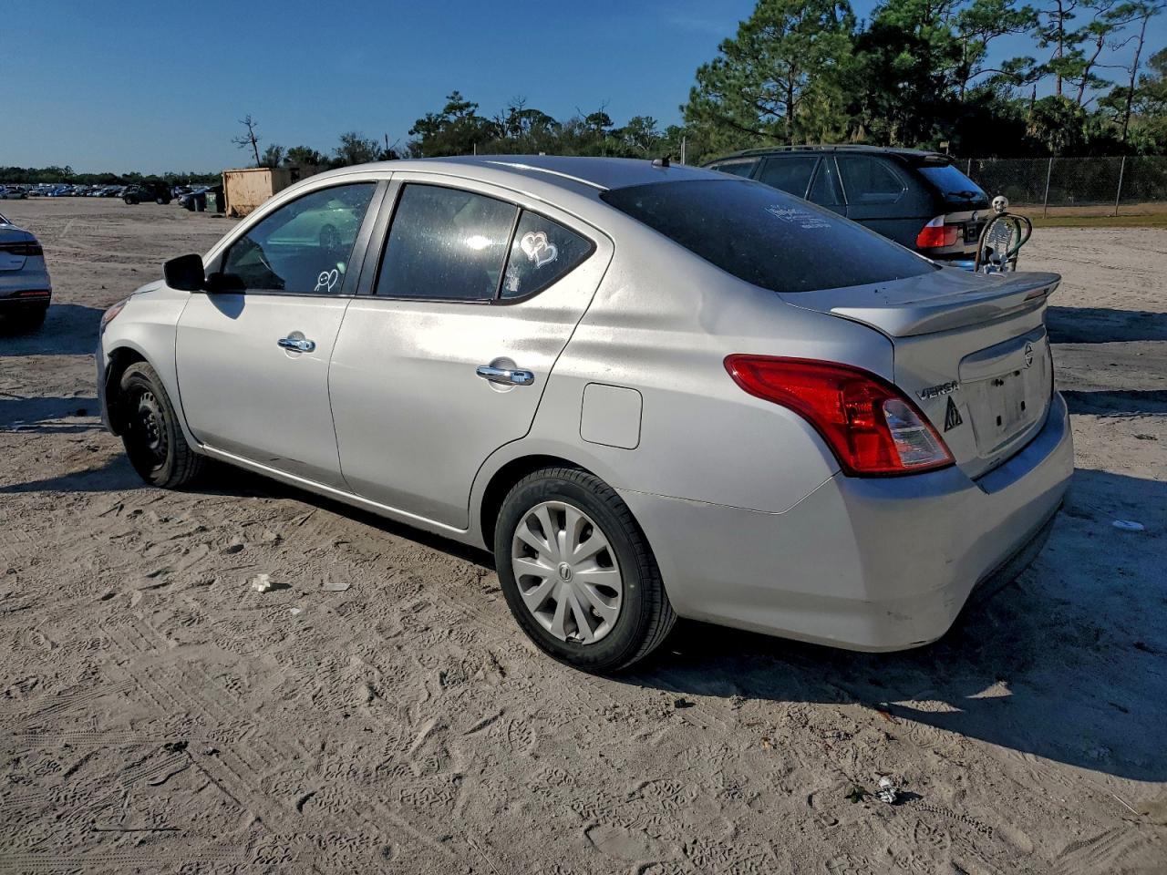 NISSAN VERSA S