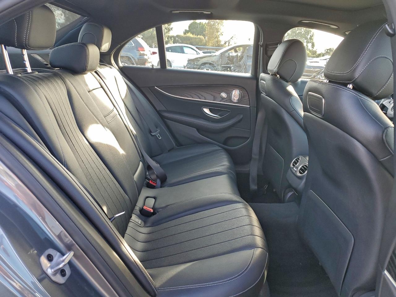 MERCEDES-BENZ E-CLASS 300