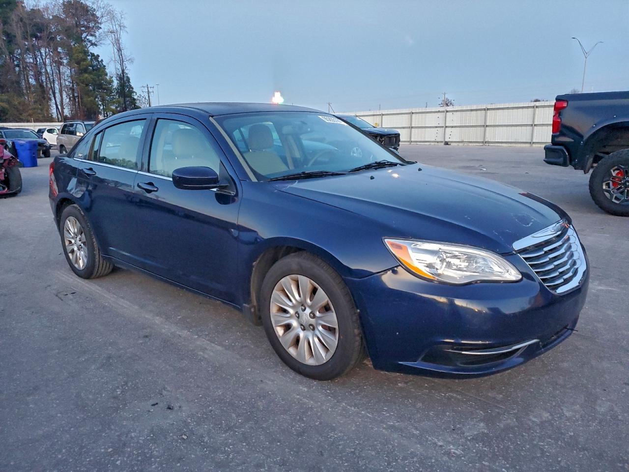 CHRYSLER 200 LX