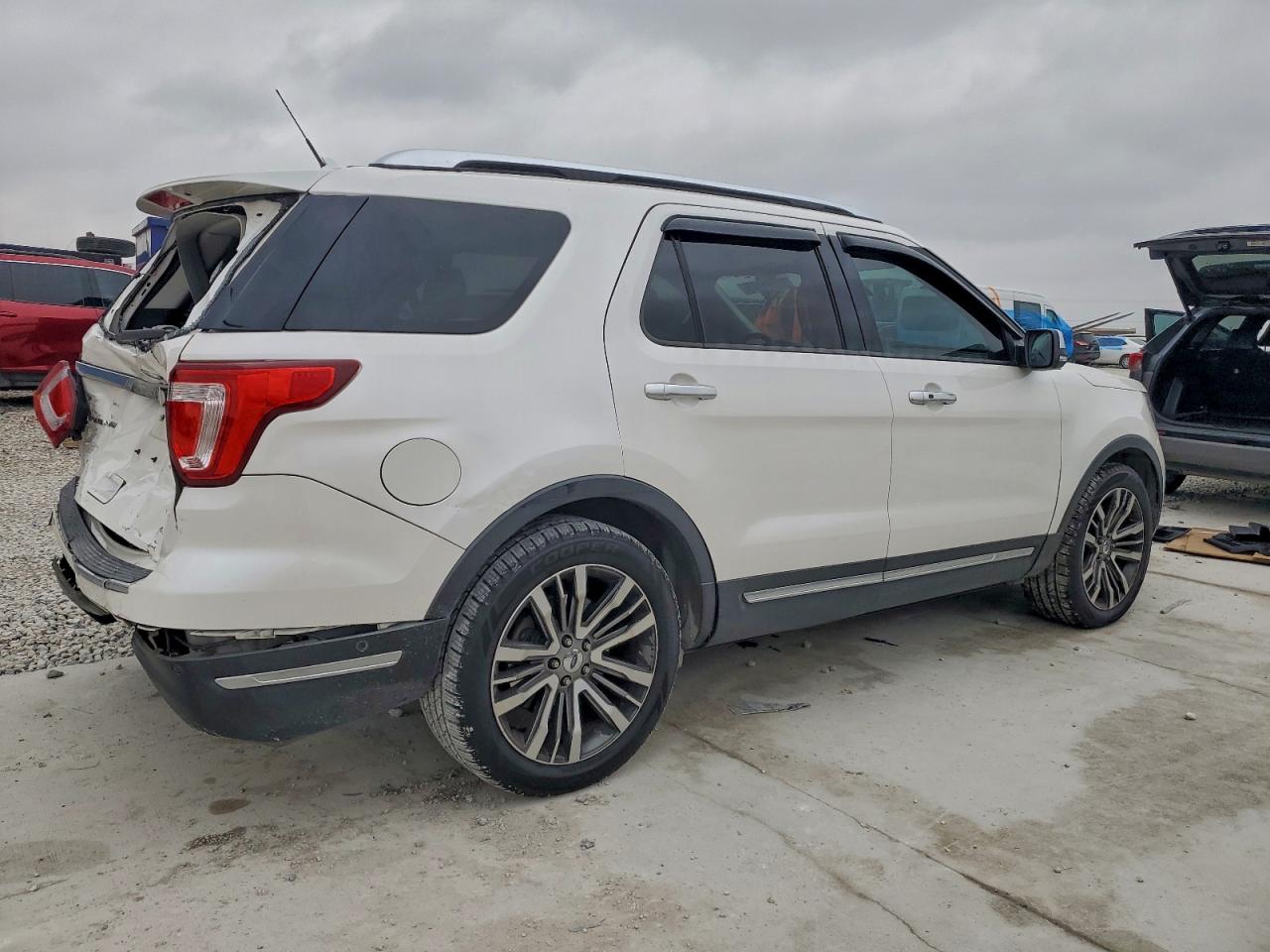 FORD EXPLORER PLATINUM