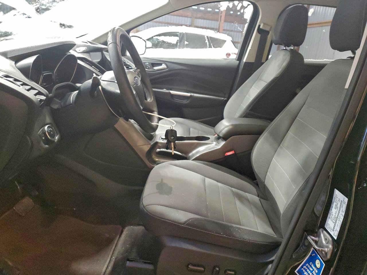 FORD ESCAPE SE