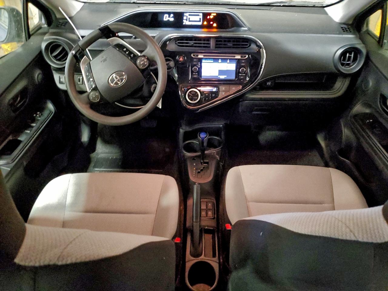 TOYOTA PRIUS C