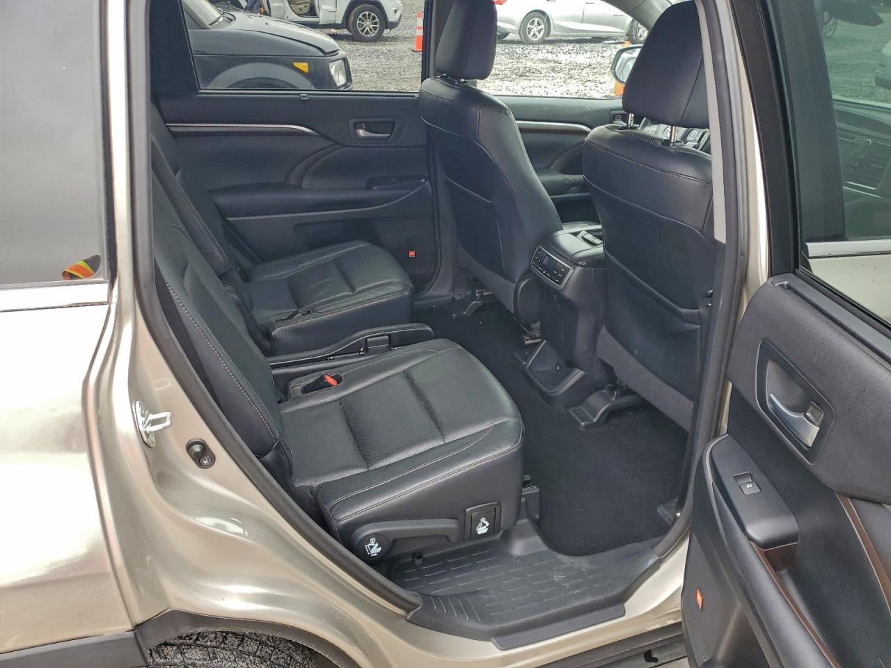 TOYOTA HIGHLANDER LIMITED