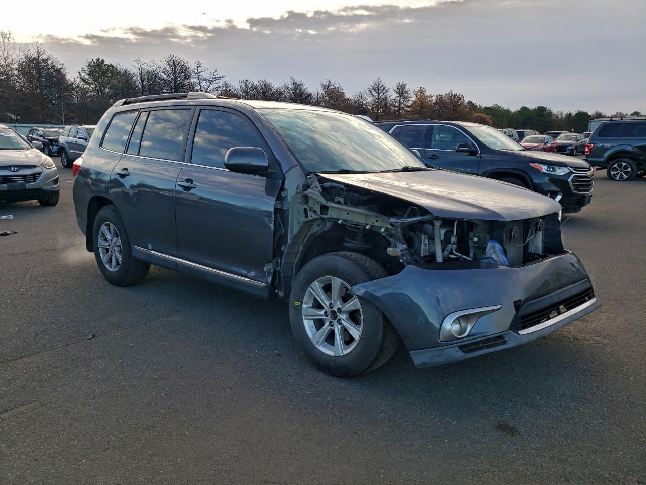 TOYOTA HIGHLANDER BASE