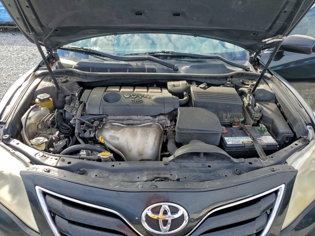 TOYOTA CAMRY BASE