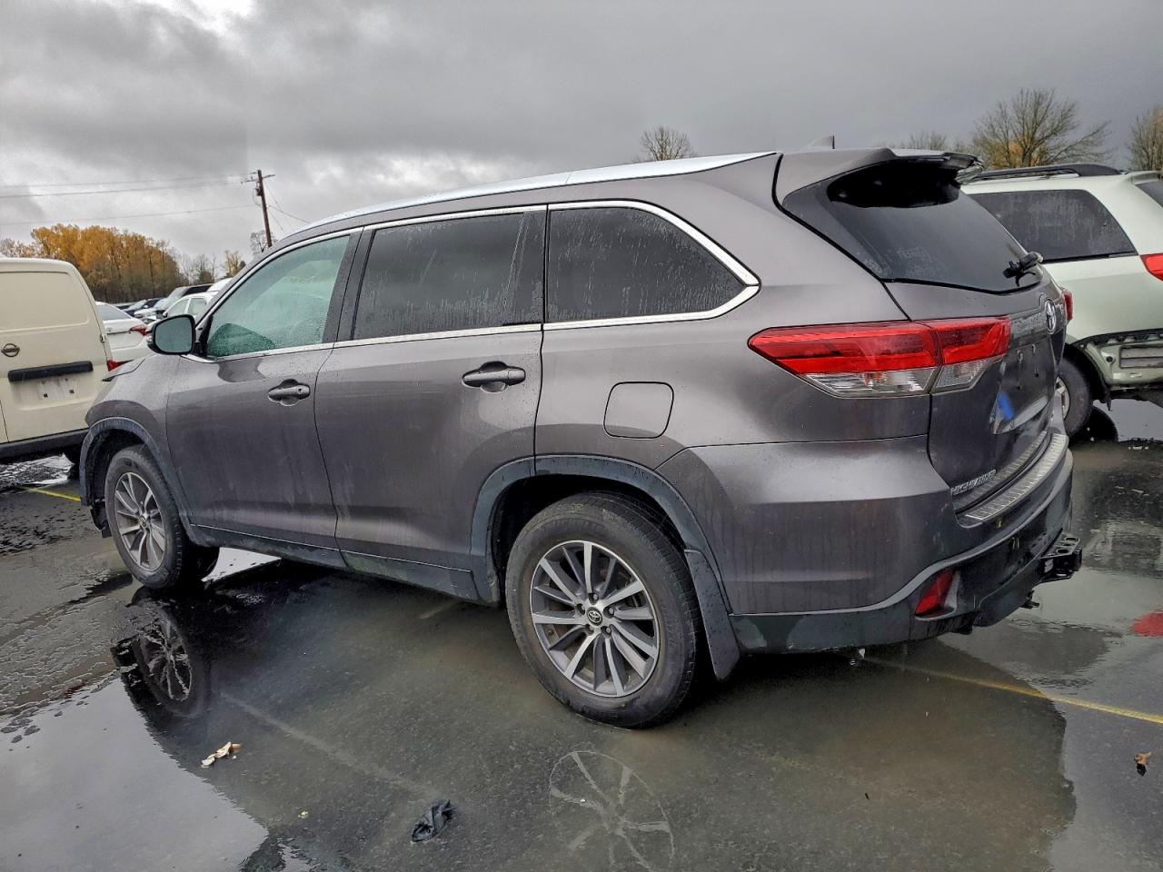 Lot #3310629769 2019 TOYOTA HIGHLANDER