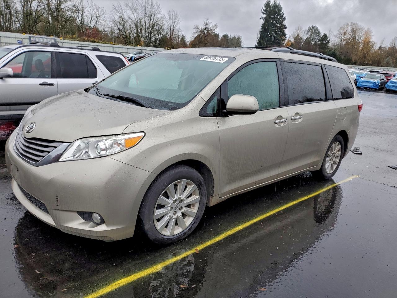 TOYOTA SIENNA XLE