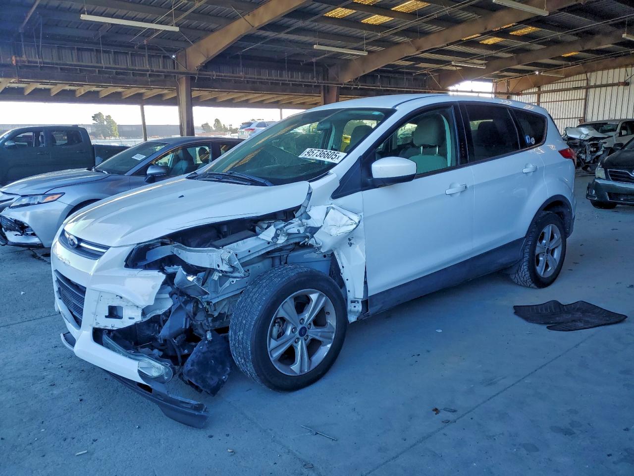 Lot #3318147434 2015 FORD ESCAPE SE