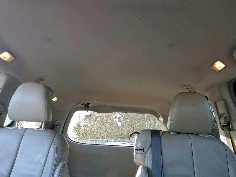 2013 TOYOTA SIENNA XLE #3305466136