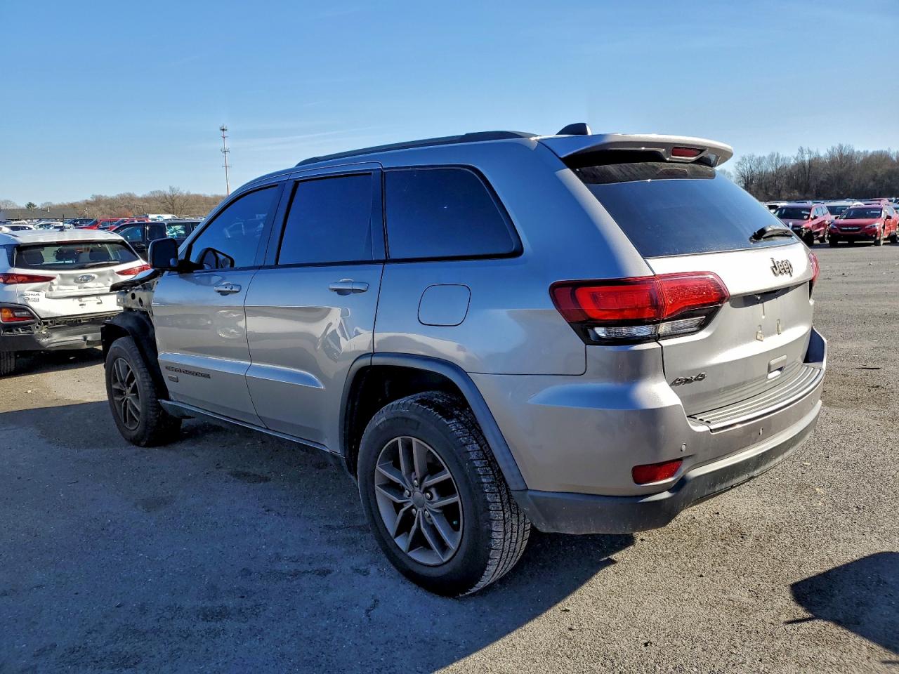 JEEP GRAND CHEROKEE LAREDO