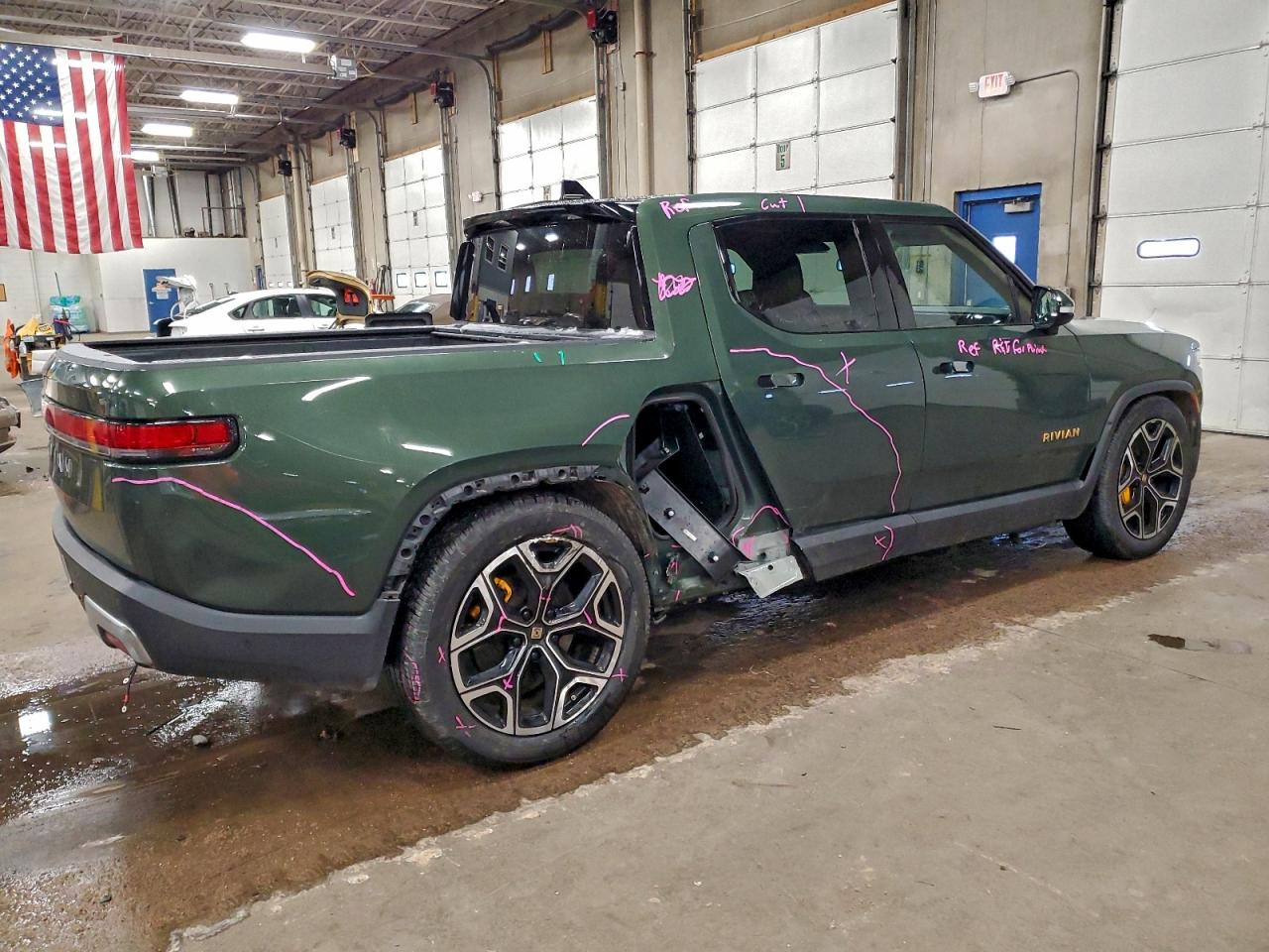 RIVIAN R1T LAUNCH EDITION
