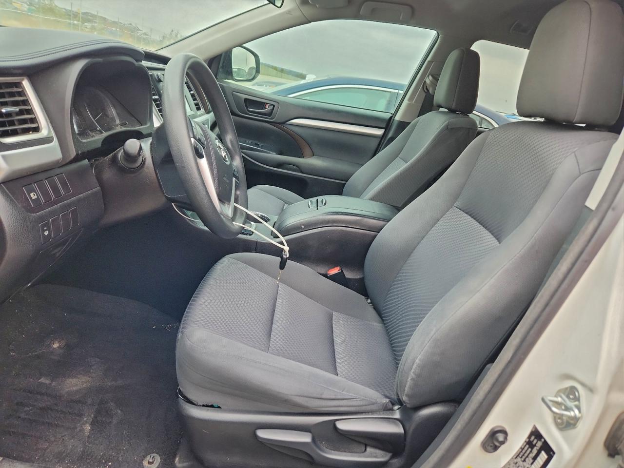 Lot #3308364282 2017 TOYOTA HIGHLANDER