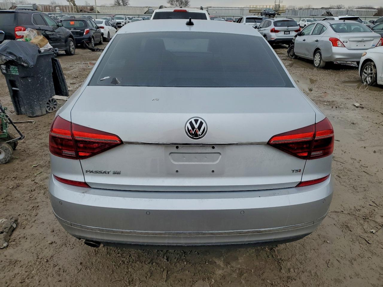VOLKSWAGEN PASSAT SE