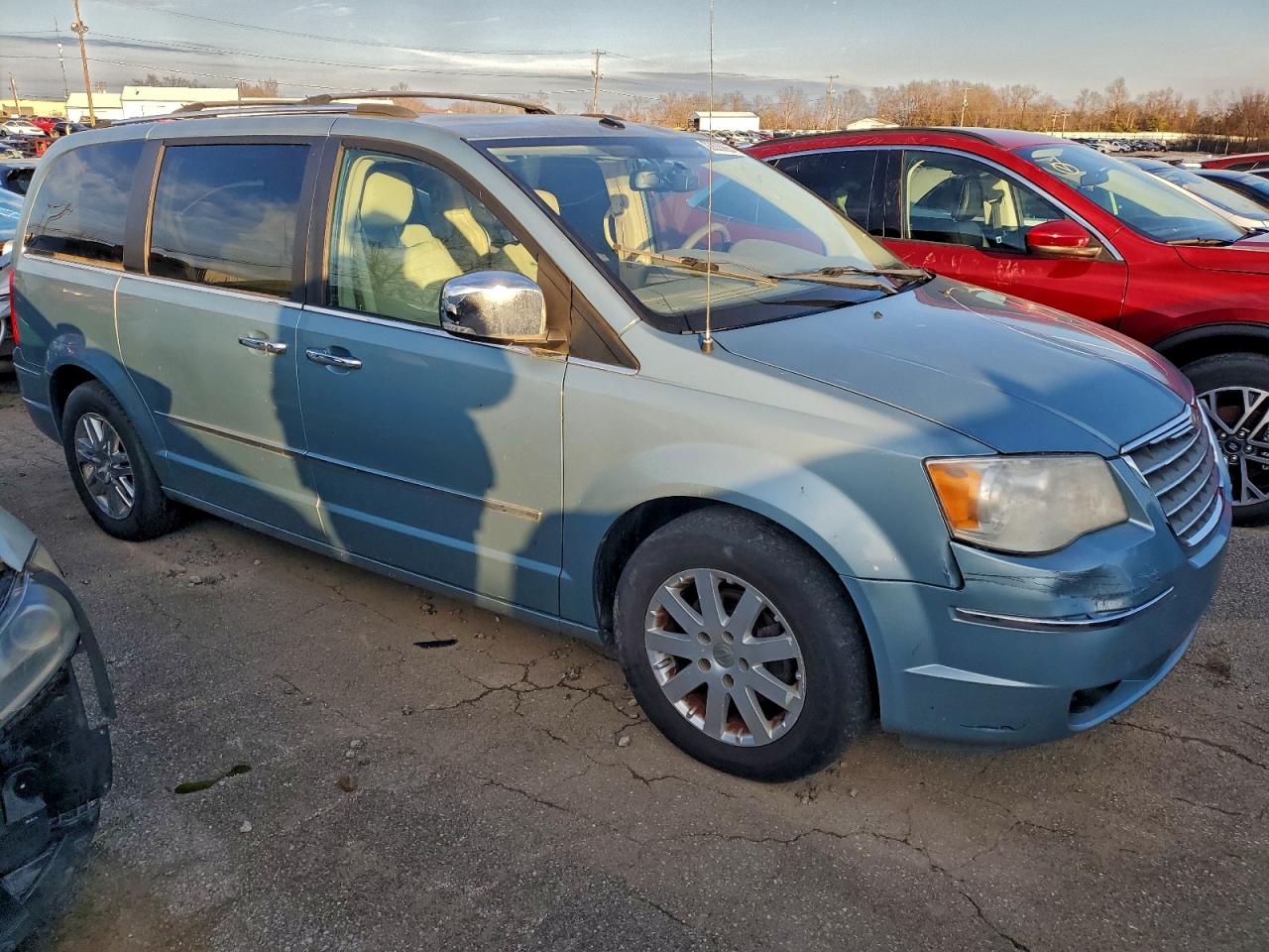 Lot #3309412995 2010 CHRYSLER TOWN & COU