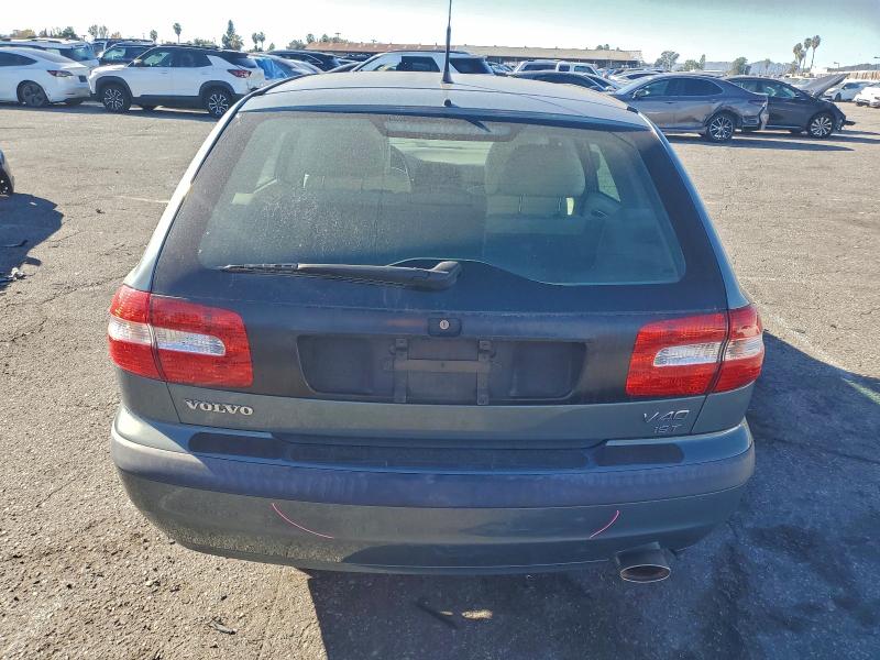 2002 VOLVO V40 1.9T #3311476261