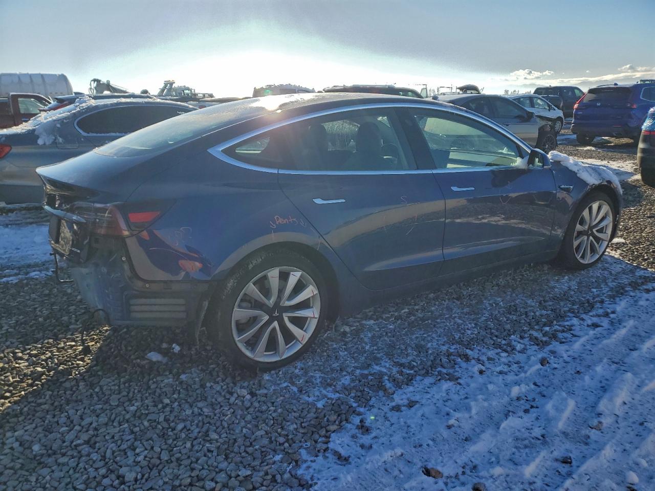 TESLA MODEL 3