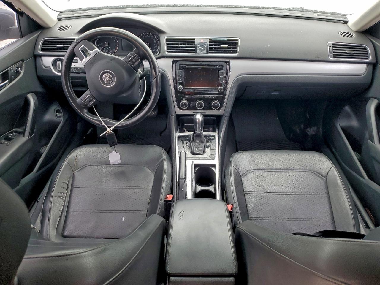 VOLKSWAGEN PASSAT SE