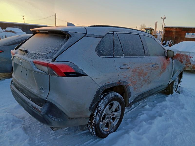 2025 TOYOTA RAV4 XLE #3315791403