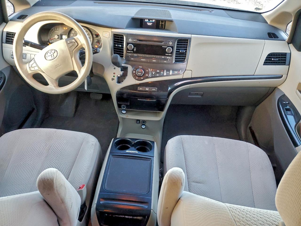 Lot #3304622446 2014 TOYOTA SIENNA LE