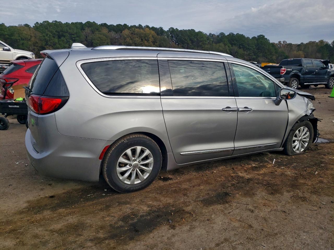 CHRYSLER PACIFICA TOURING L