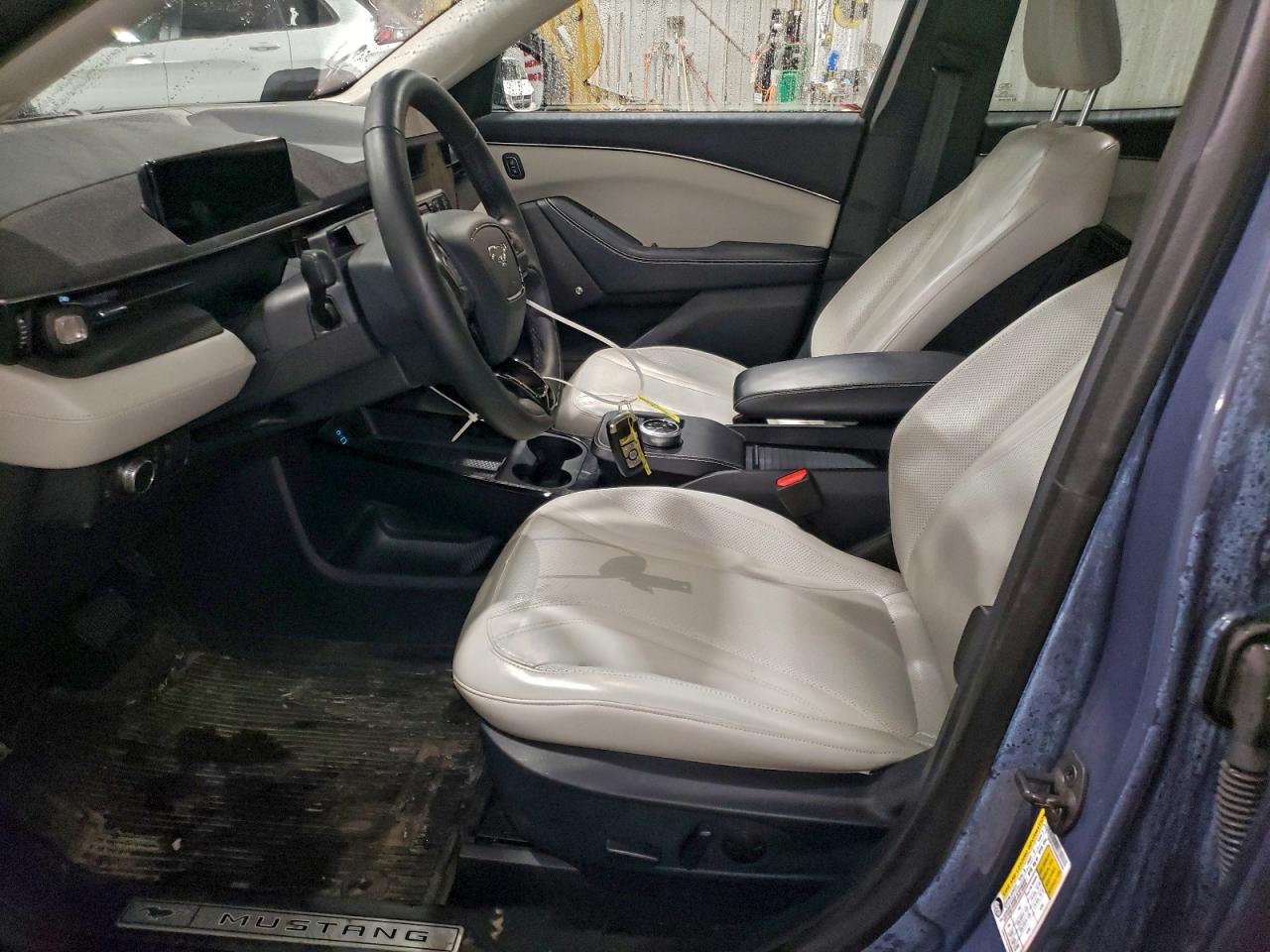 FORD MUSTANG PREMIUM