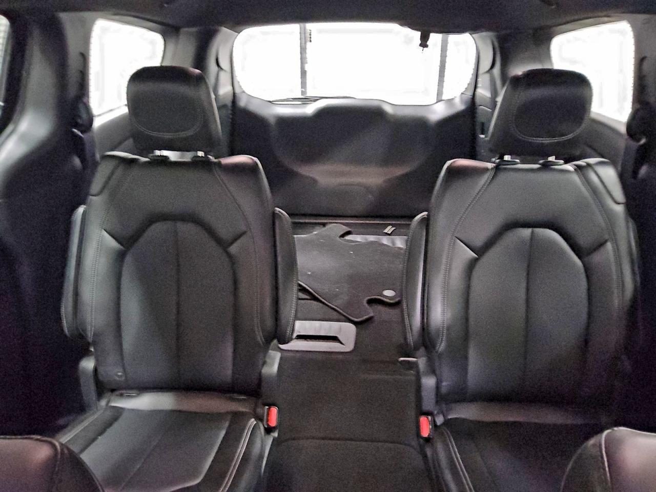 CHRYSLER PACIFICA SELECT