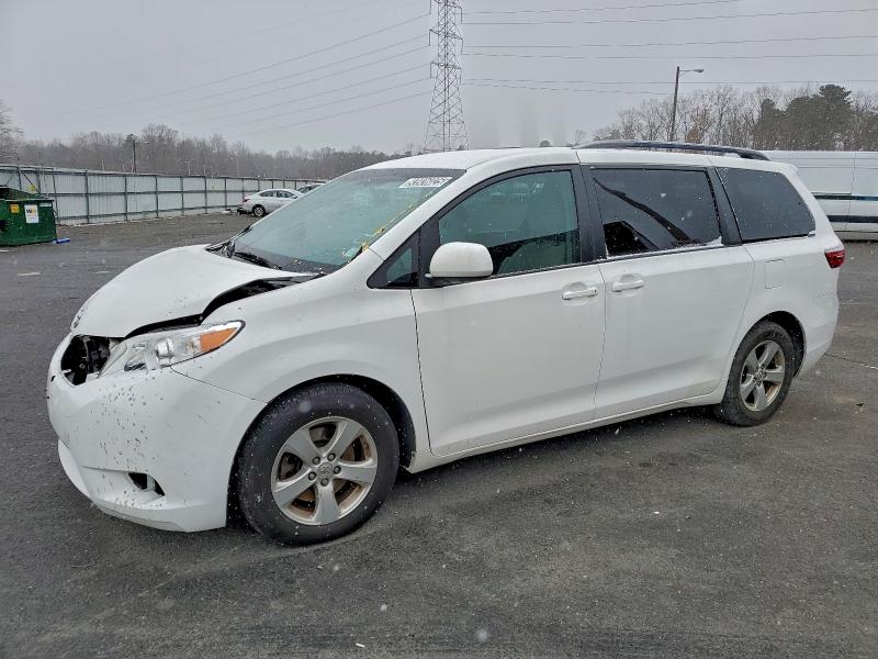 2017 TOYOTA SIENNA LE #3305340321