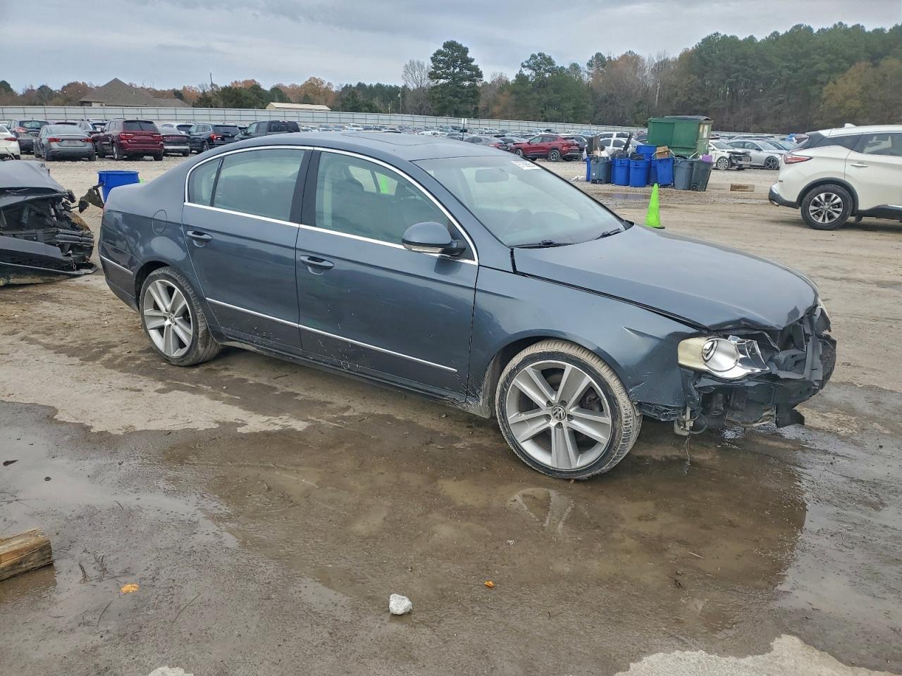 Lot #3317876908 2010 VOLKSWAGEN PASSAT KOM