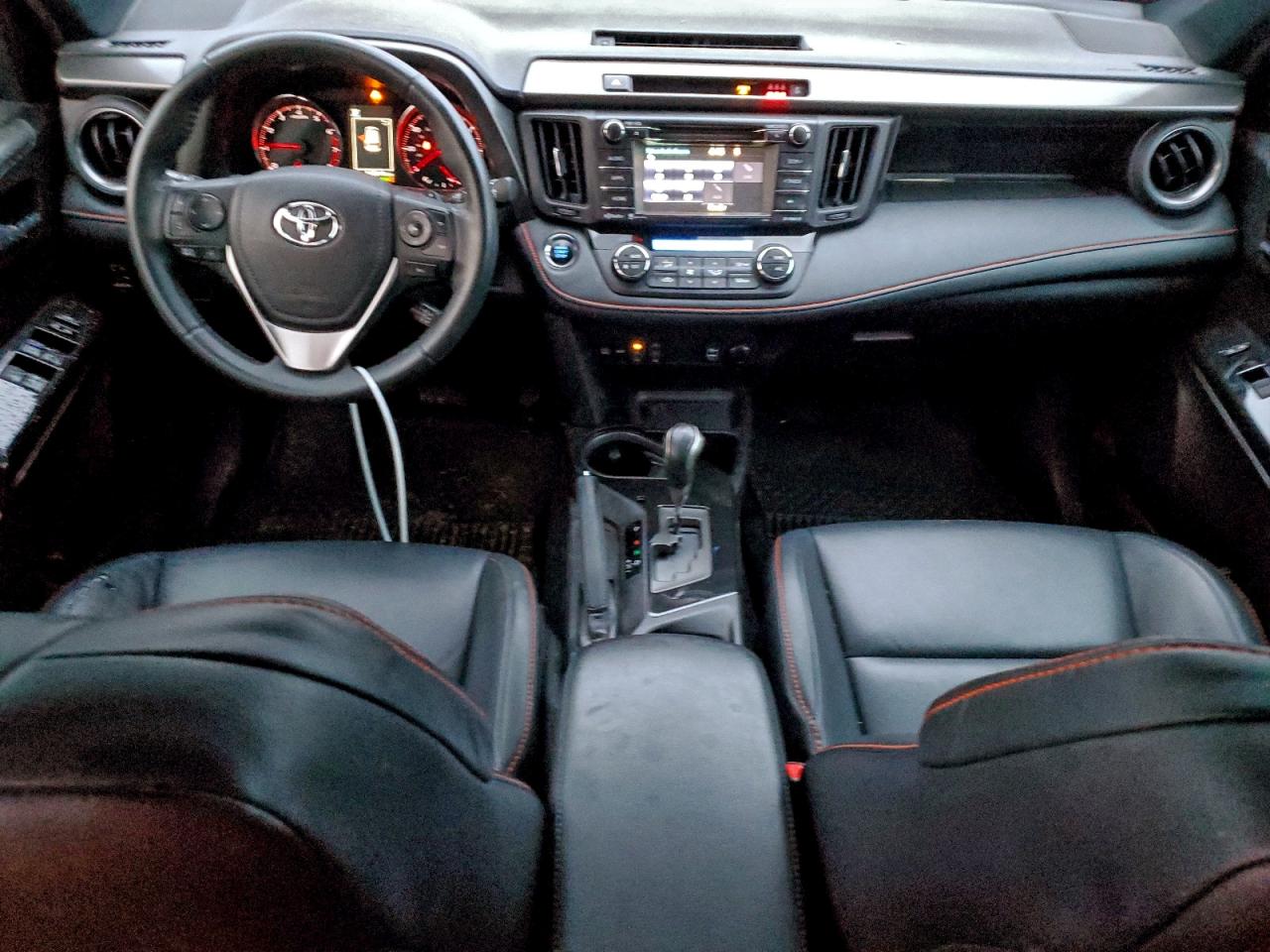 Lot #3304550464 2017 TOYOTA RAV4 SE