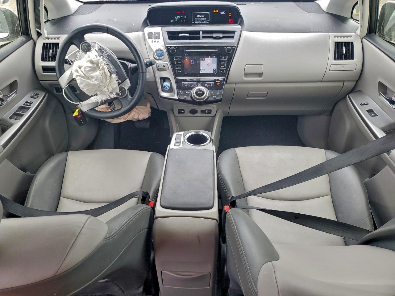 Lot #3317025106 2017 TOYOTA PRIUS V