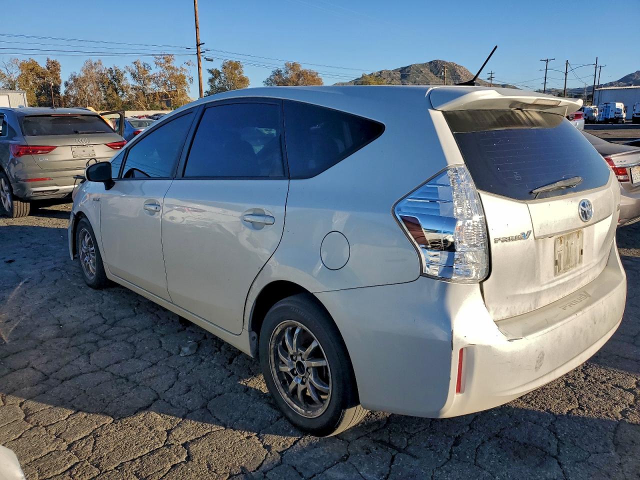 Lot #3311446375 2012 TOYOTA PRIUS V