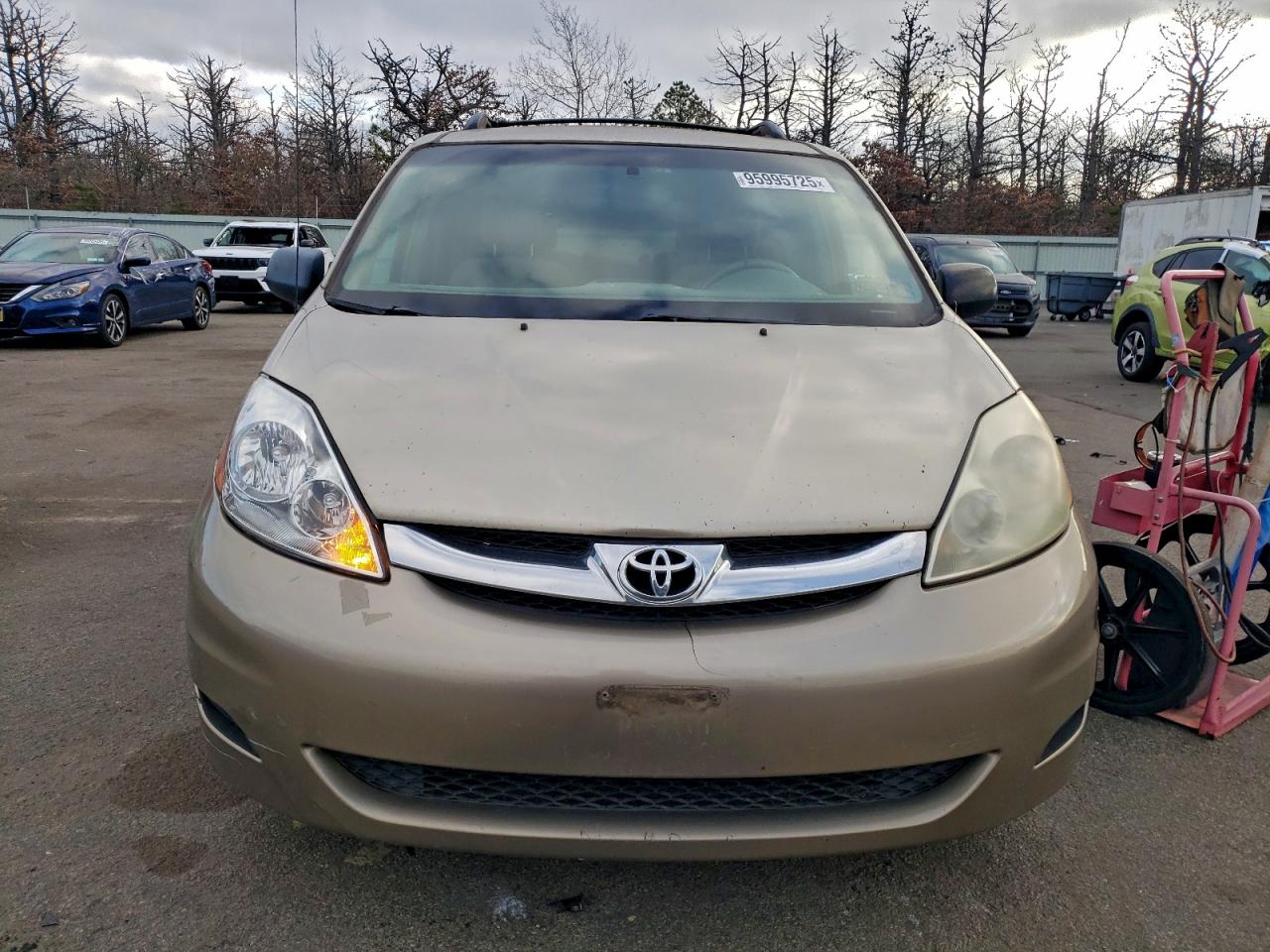 Lot #3310322962 2010 TOYOTA SIENNA CE