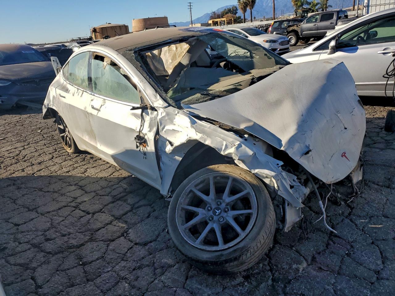 Lot #3311446371 2018 TESLA MODEL 3