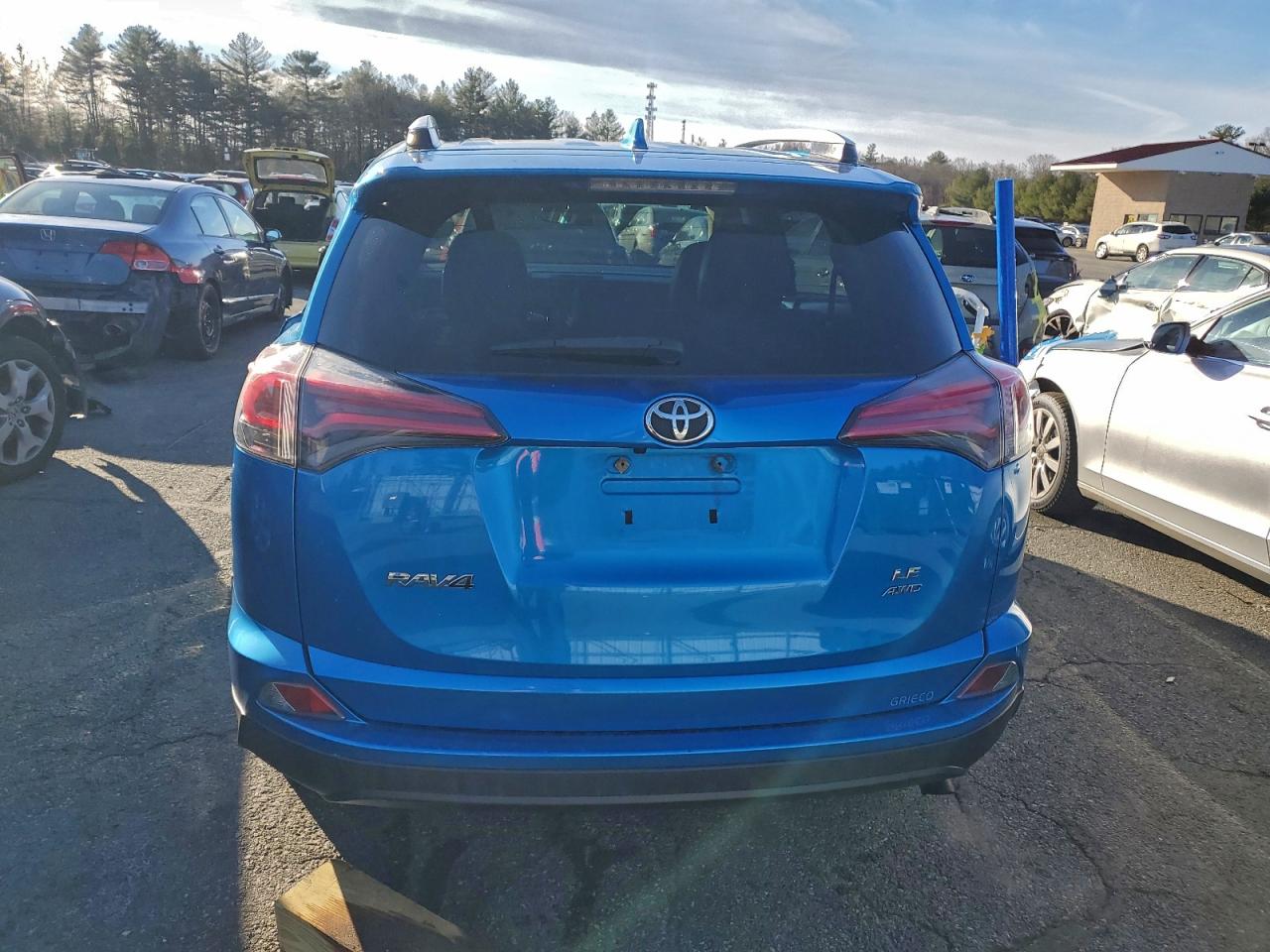 TOYOTA RAV4 LE